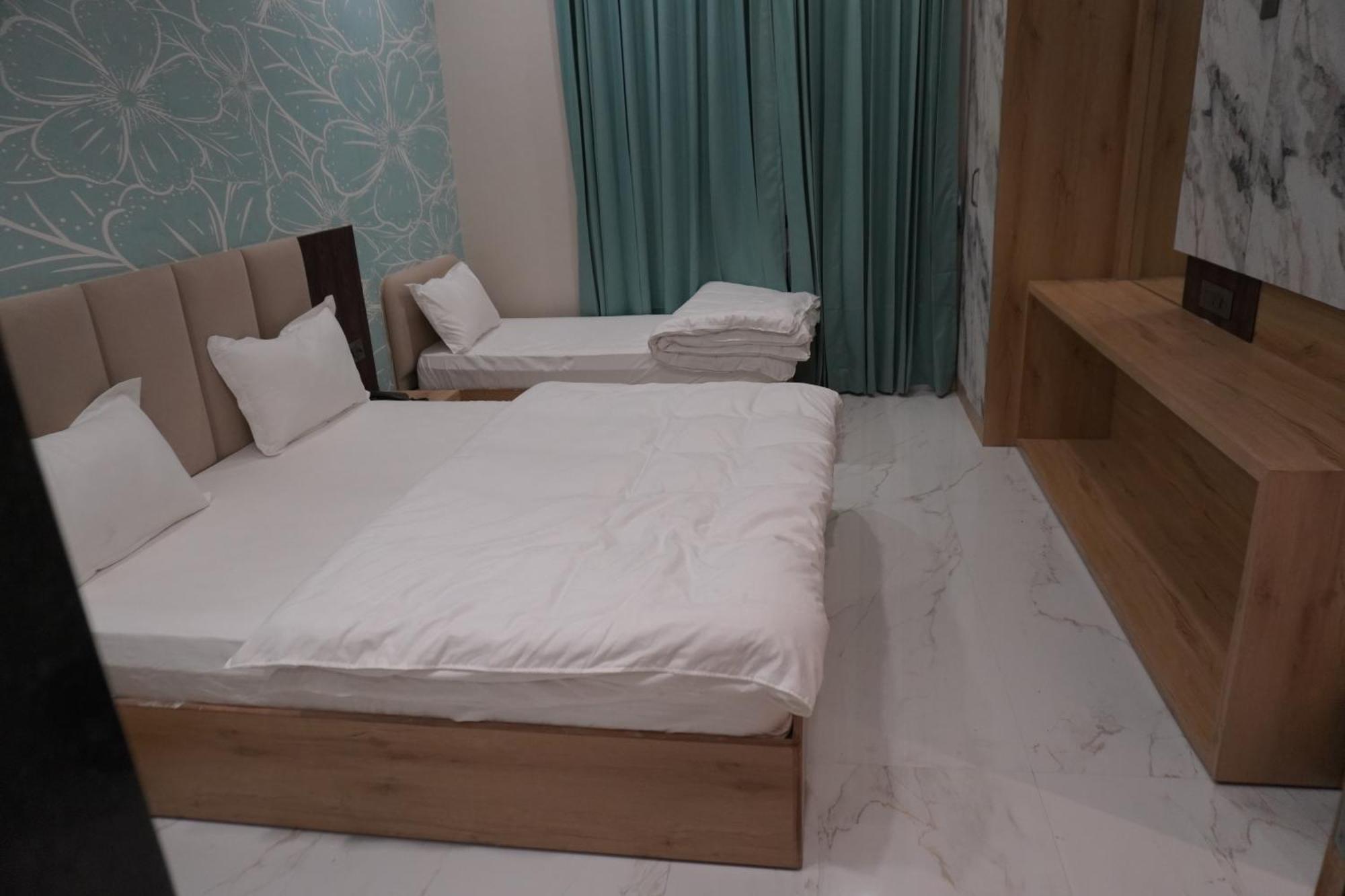 Hotel Heera Palace Khatu Экстерьер фото